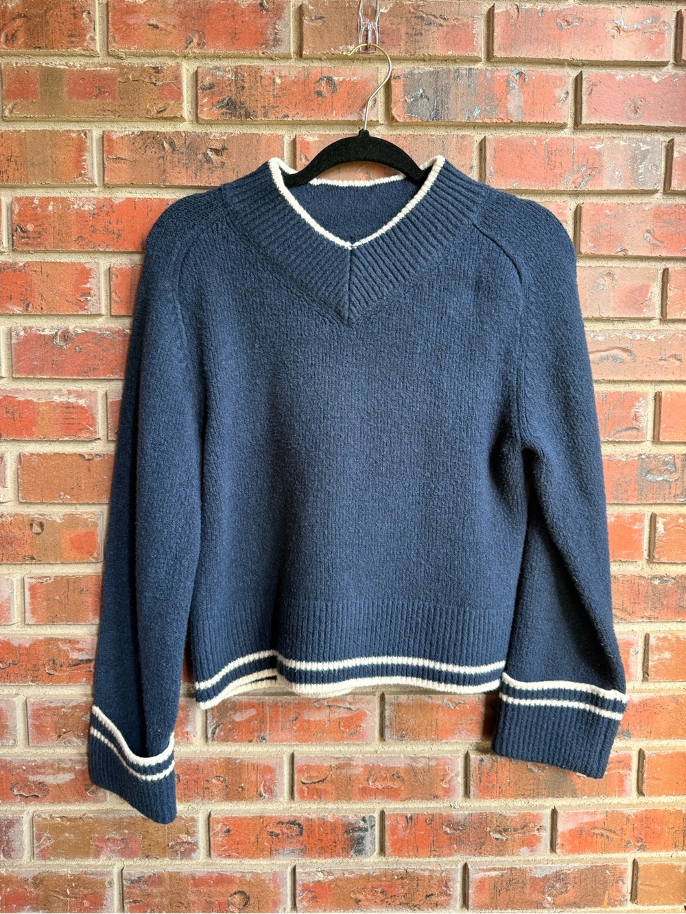 Abercrombie & Fitch Navy V‑Neck Sweater with White Trim